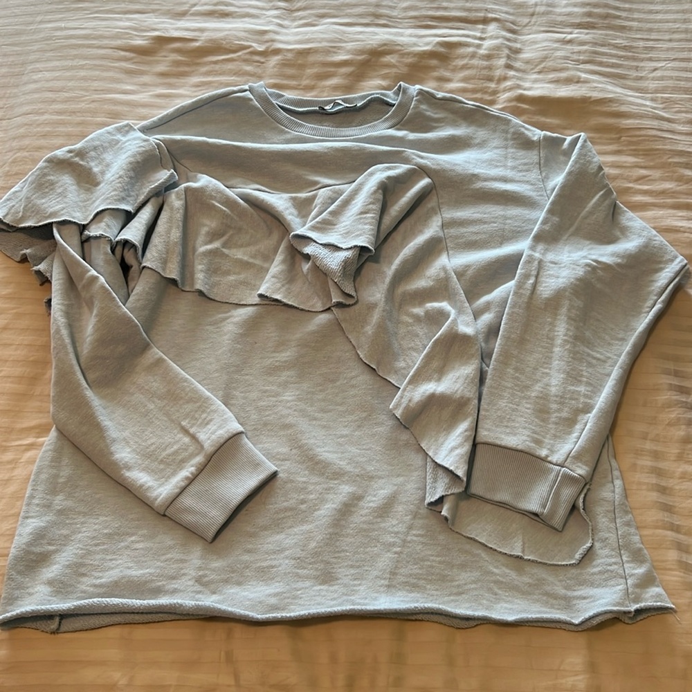 Zara Trafauluc Blue sweatshirt with ruffle detail size large